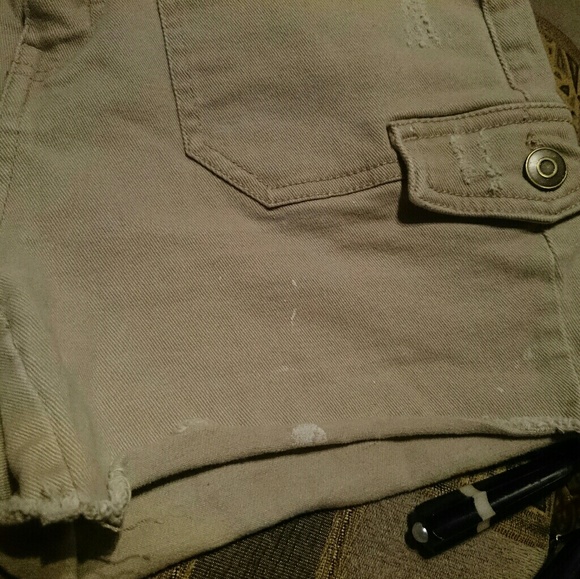 Light Shorts with Character - Picture 5 of 8